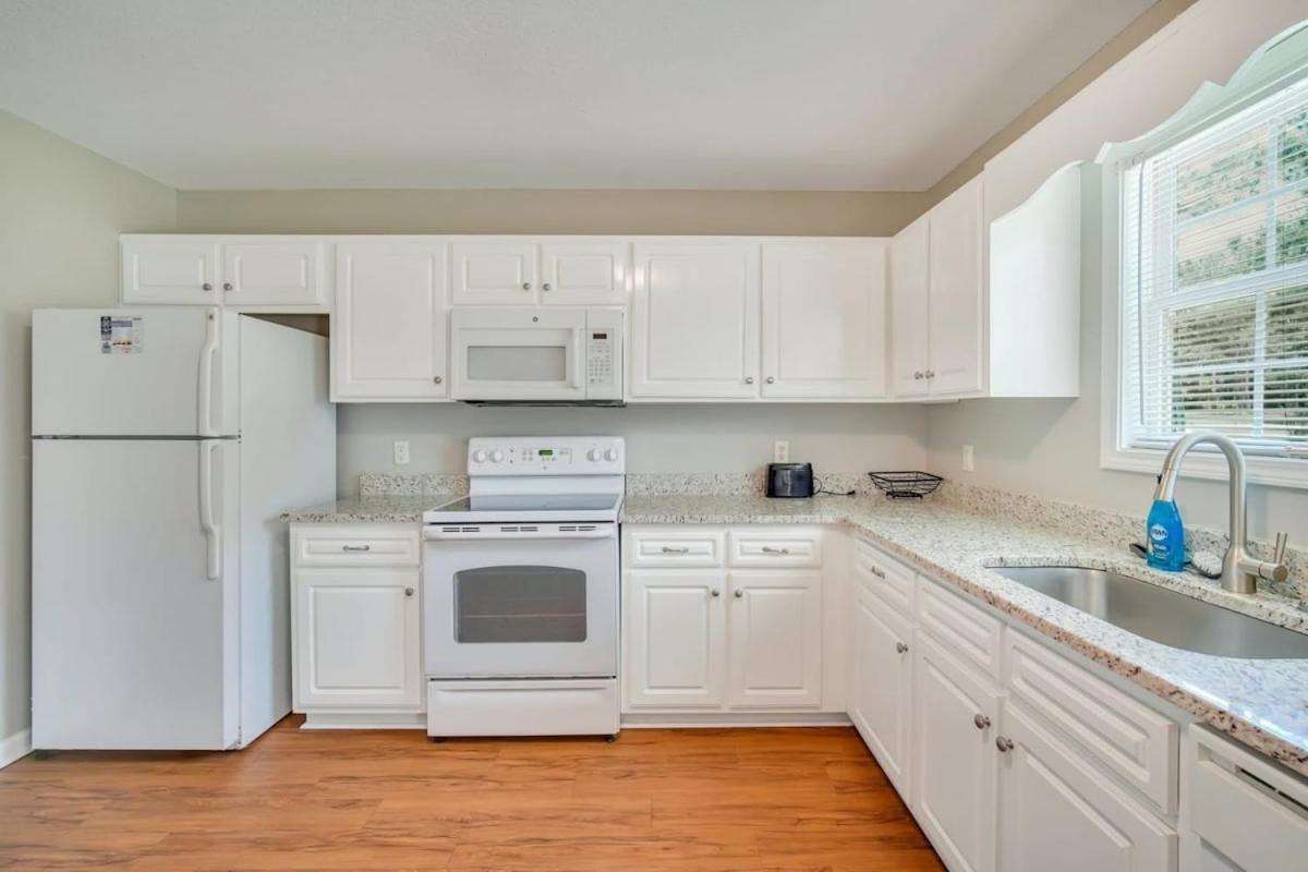 Charming Gray Home- 5 Mins From Gsu! Statesboro Zewnętrze zdjęcie