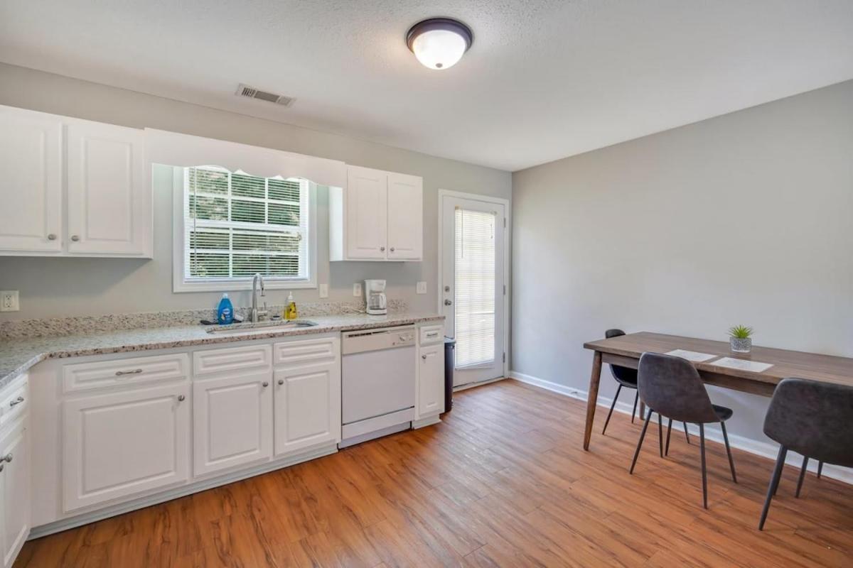 Charming Gray Home- 5 Mins From Gsu! Statesboro Zewnętrze zdjęcie