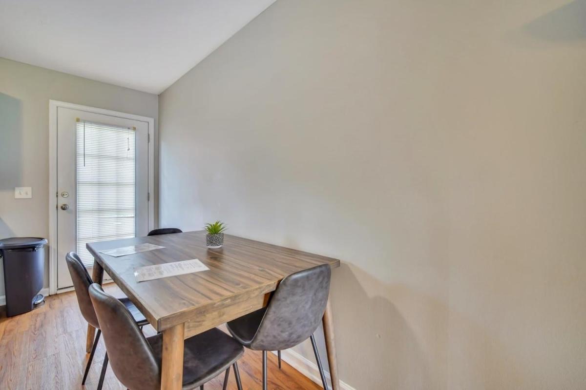 Charming Gray Home- 5 Mins From Gsu! Statesboro Zewnętrze zdjęcie
